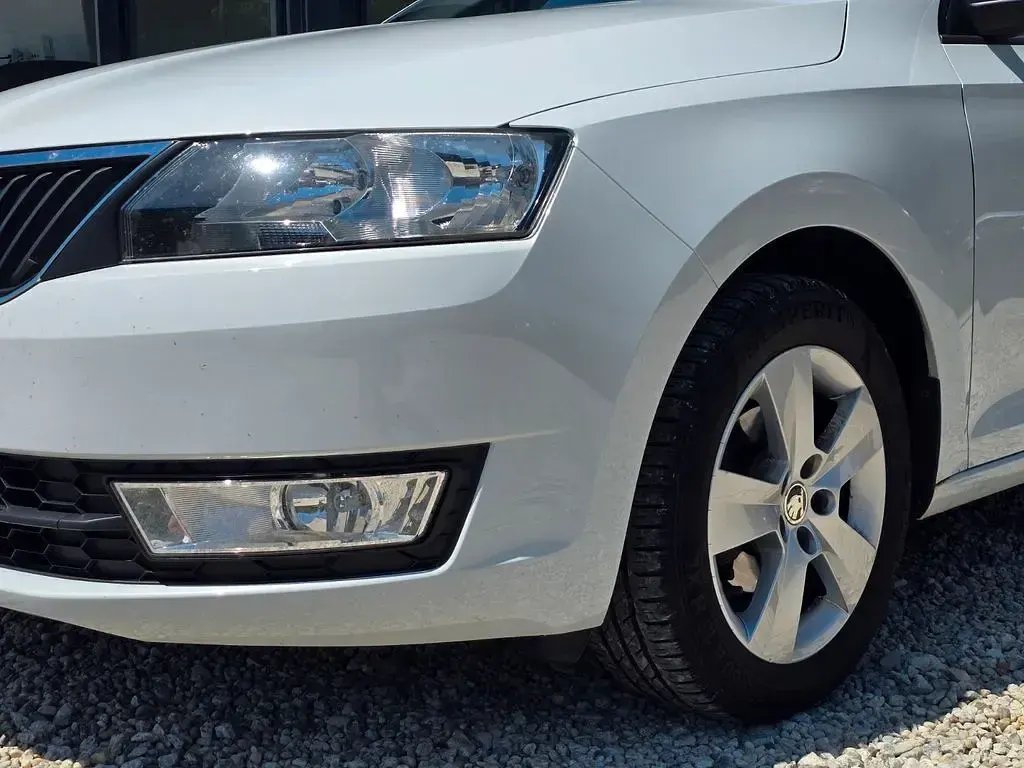 Gebraucht Skoda Rapid 90 PS (66 kW) 2016 Weiß Kleinwagen