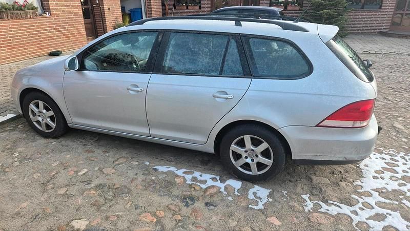 Gebraucht VW Golf V 105 PS (77 kW) 2008 Silber Kombi