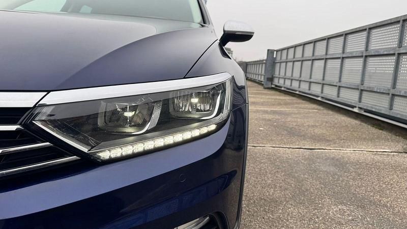 Gebraucht VW Passat Alltrack 190 PS (139 kW) 2019 Blau Kombi