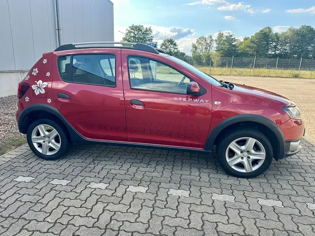 Gebraucht Dacia Sandero 90 PS (66 kW) 2015 Rot Limousine