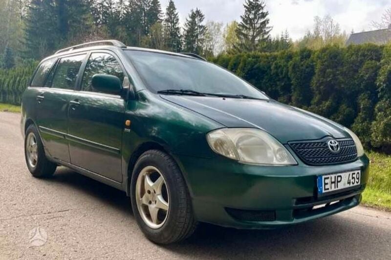Grün Gebraucht 2003 Toyota Corolla Kombi | 1.999 € (Guter Preis) - Bild 1/4