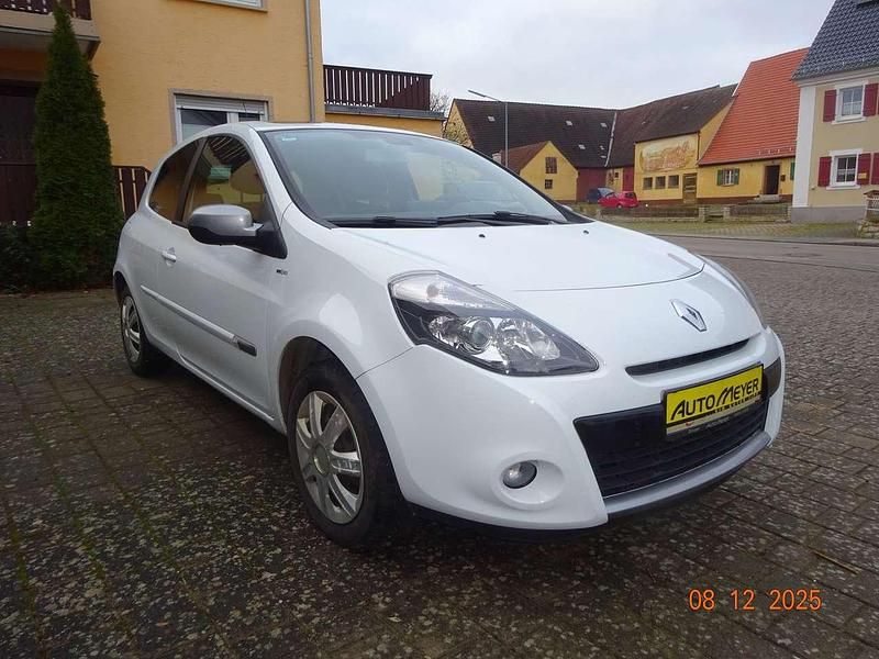 Arktis weiss Gebraucht 2012 Renault Clio IV Night&Day Limousine | 2.700 € (Superpreis) - Bild 1/4