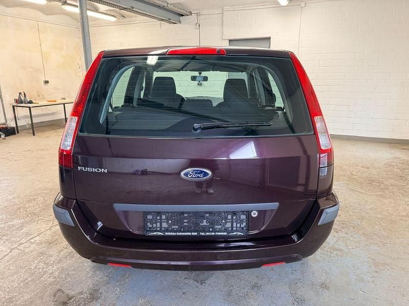 Gebraucht Ford Fusion 80 PS (58 kW) 2011 Violett Kleinwagen