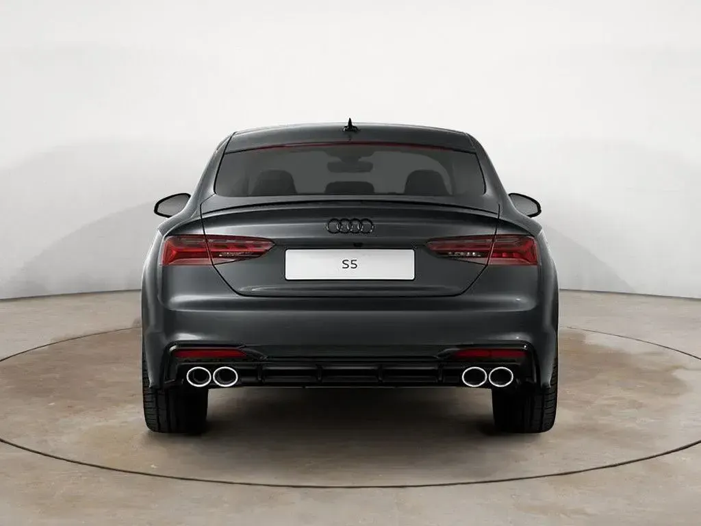 Gebraucht Audi S5 Sportback Ambiente 341 PS (250 kW) 2022 Individuallackierungen audi exclusive Kleinwagen