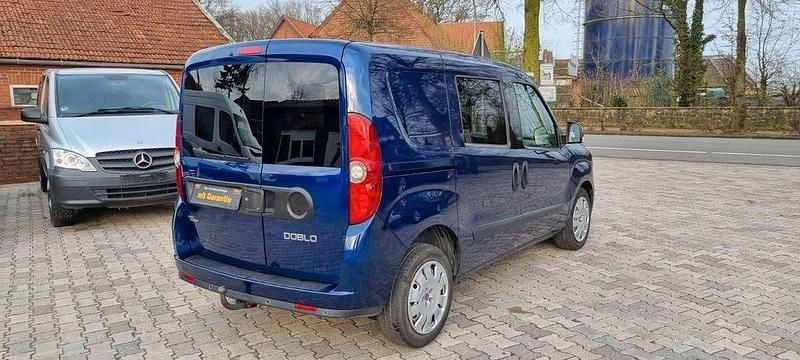 Gebraucht Fiat Doblò 135 PS (99 kW) 2013 Blau Van / Kleinbus