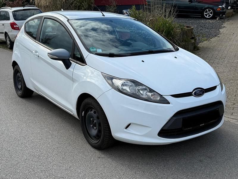 Gebraucht Ford Fiesta 68 PS (50 kW) 2010 Weiß Kleinwagen