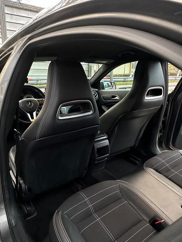 Gebraucht Mercedes 180 80 PS (58 kW) 2014 Grau Limousine