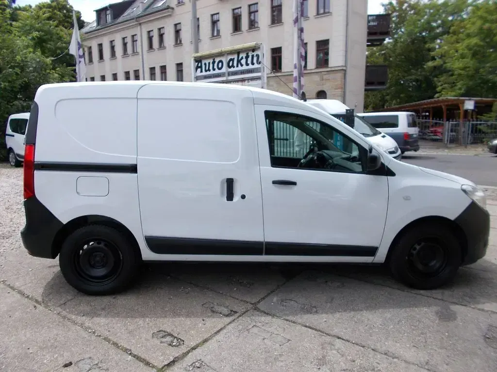 Gebraucht Dacia Dokker 102 PS (75 kW) 2018 Weiß Van / Kleinbus