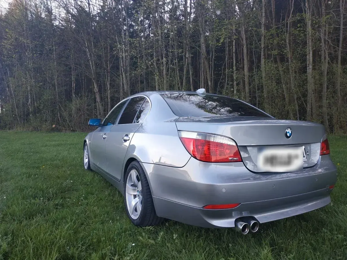 Gebraucht BMW 523 177 PS (130 kW) 2006 Silber Limousine