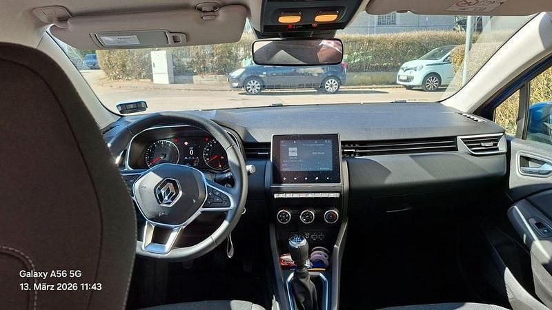 Gebraucht Renault Clio V SE 90 PS (66 kW) 2021 Blau Limousine