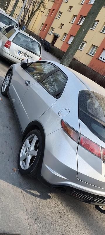 Gebraucht Honda Civic 140 PS (102 kW) 2008 Silber Kleinwagen