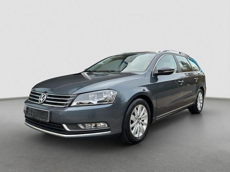 Grau Gebraucht 2011 VW Passat Comfortline Kombi | 5.900 € (Fairer Preis) - Bild 1/4