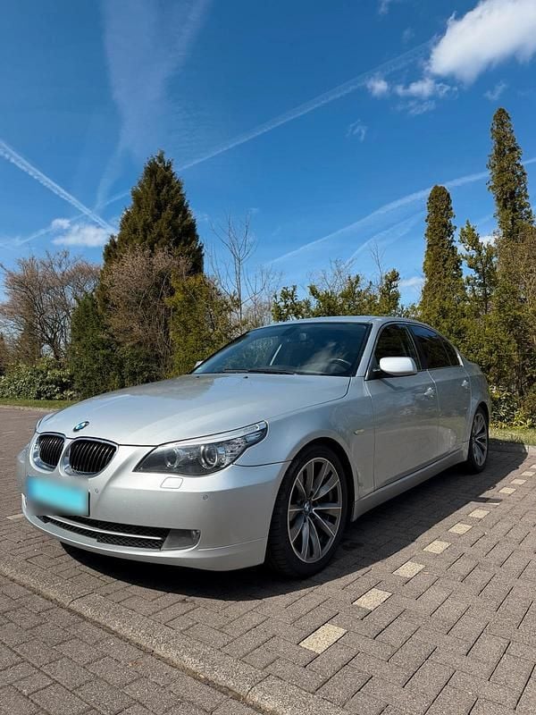 Gebraucht BMW 530 Performance 320 PS (235 kW) 2008 Silber Limousine