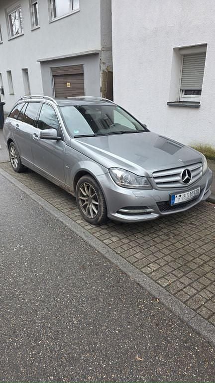 Gebraucht Mercedes C220 170 PS (125 kW) 2011 Grau Limousine