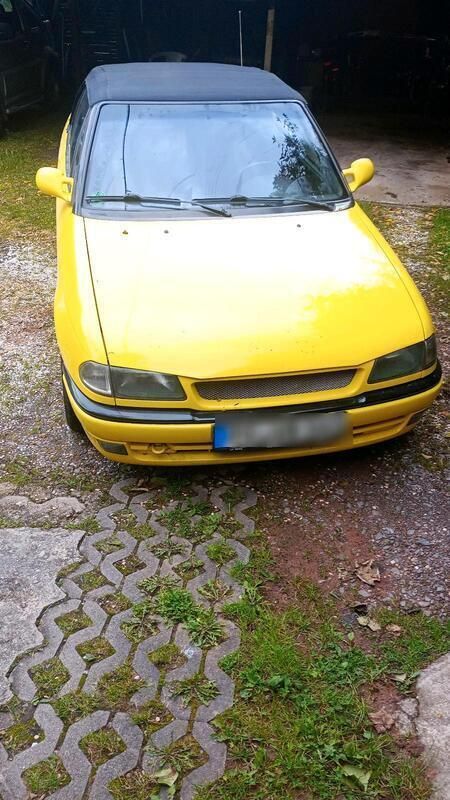 Gelb Gebraucht 1996 Opel Astra Cabriolet Cabrio | 1.149 € (Guter Preis) - Bild 1/4