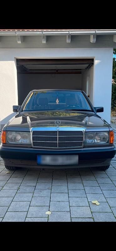 Gebraucht Mercedes 190 109 PS (80 kW) 1990 Grau Limousine