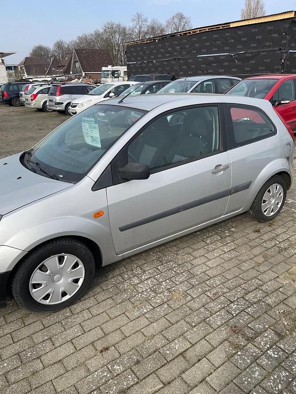 Gebraucht Ford Fiesta 60 PS (44 kW) 2006 Silber Kleinwagen