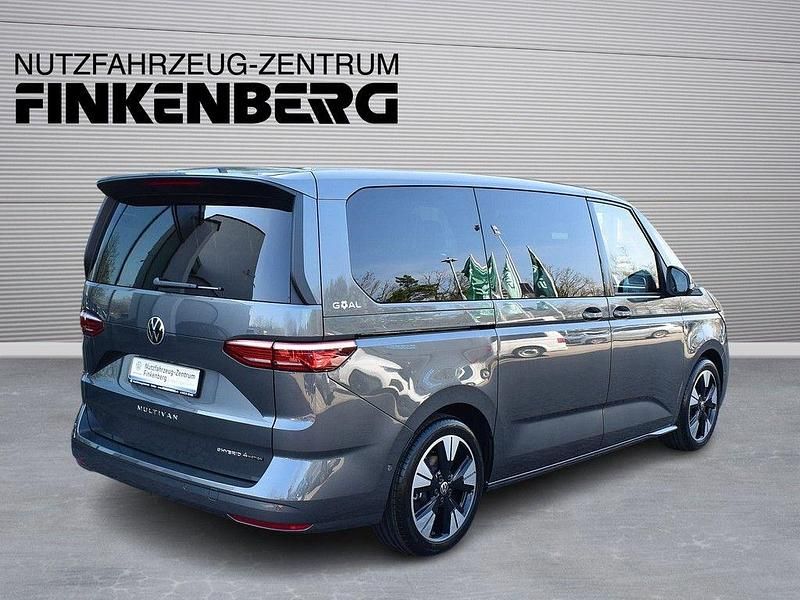Gebraucht VW Multivan Goal 177 PS (130 kW) 2026 Grau Van