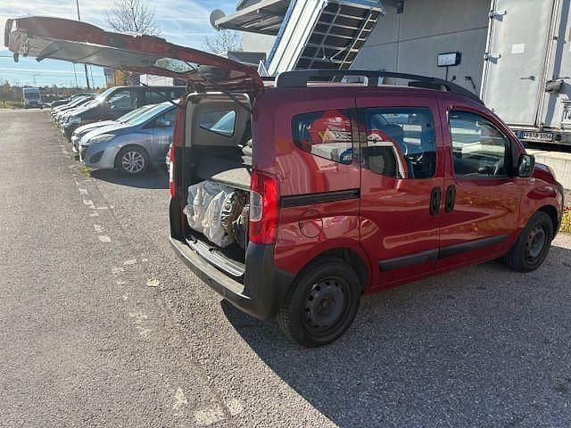 Gebraucht Peugeot Bipper 73 PS (53 kW) 2009 Rot Van / Kleinbus