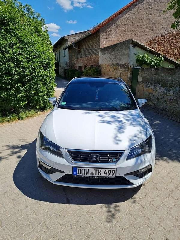 Weiß Gebraucht 2017 Seat Leon FR Limousine | 13.200 € (Fairer Preis) - Bild 1/4