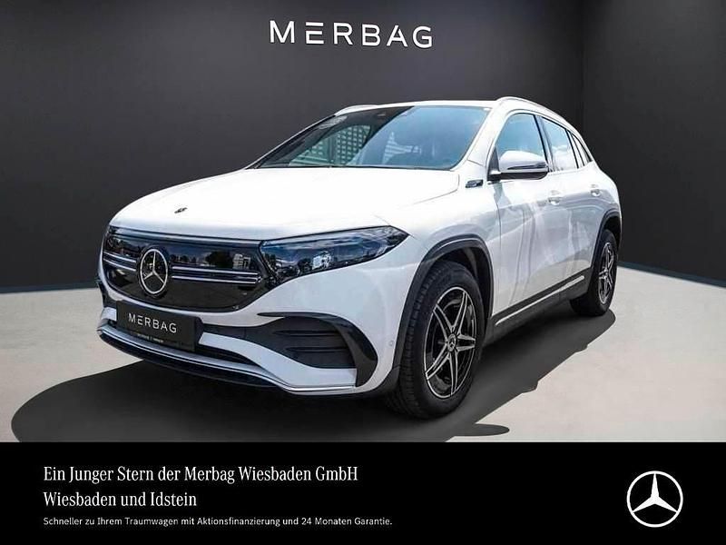 Polarweiß Gebraucht 2022 Mercedes EQA250 AMG line SUV | 30.790 € (Fairer Preis) - Bild 1/4