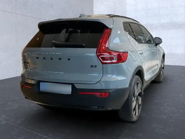 Gebraucht Volvo XC40 Plus 163 PS (119 kW) 2025 Vapour greymetallic SUV