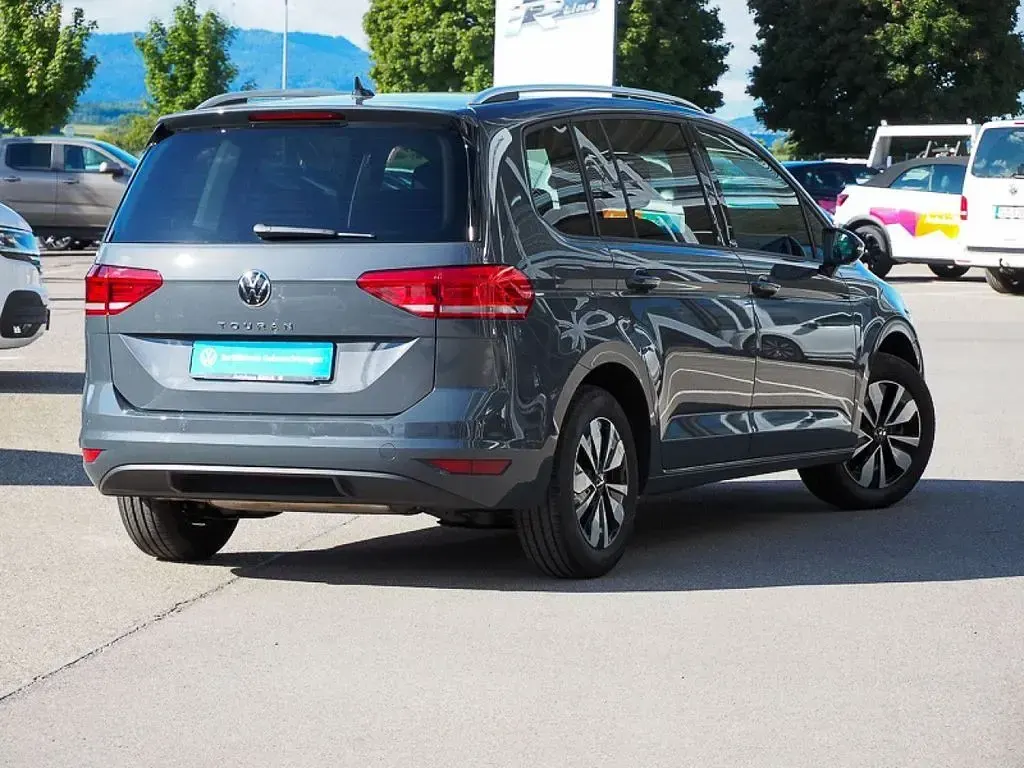 Gebraucht VW Touran Move 150 PS (110 kW) 2024 Grau Van / Kleinbus