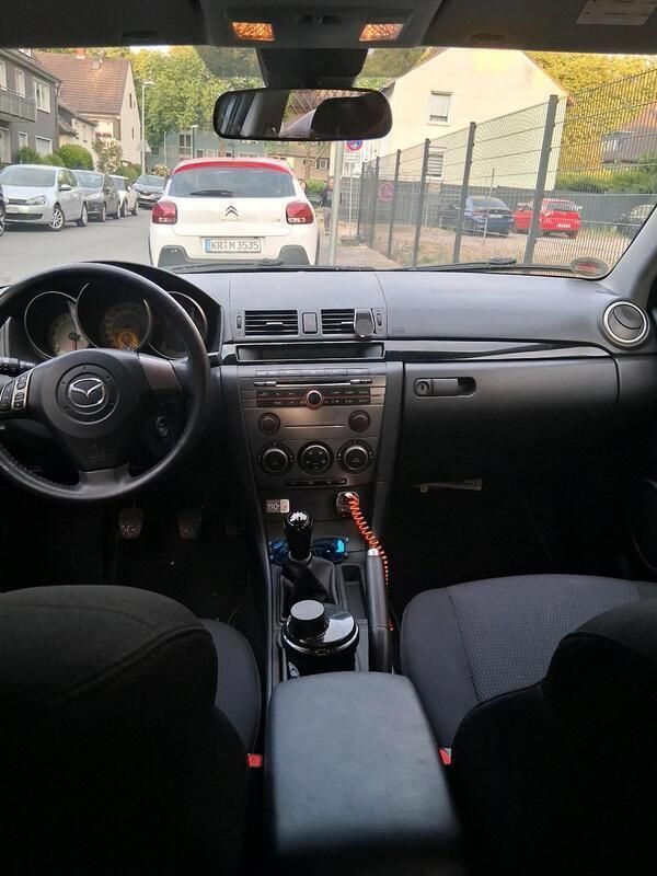 Schwarz Gebraucht 2006 Mazda 3 Active Limousine | 1.500 € (Fairer Preis) - Bild 1/4