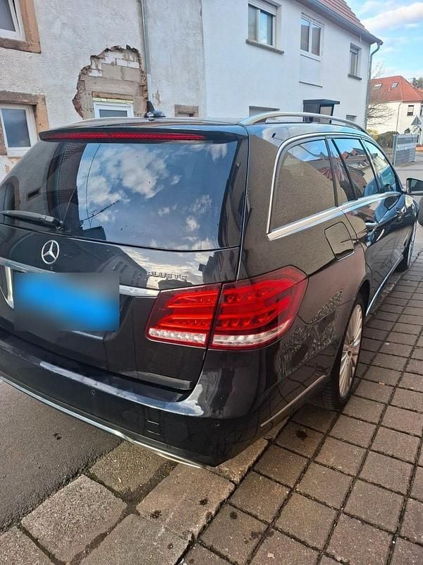 Gebraucht Mercedes E250 204 PS (150 kW) 2015 Schwarz Kombi