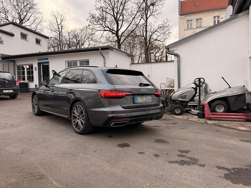 Gebraucht Audi A4 S-Line 245 PS (180 kW) 2020 Grau Kombi