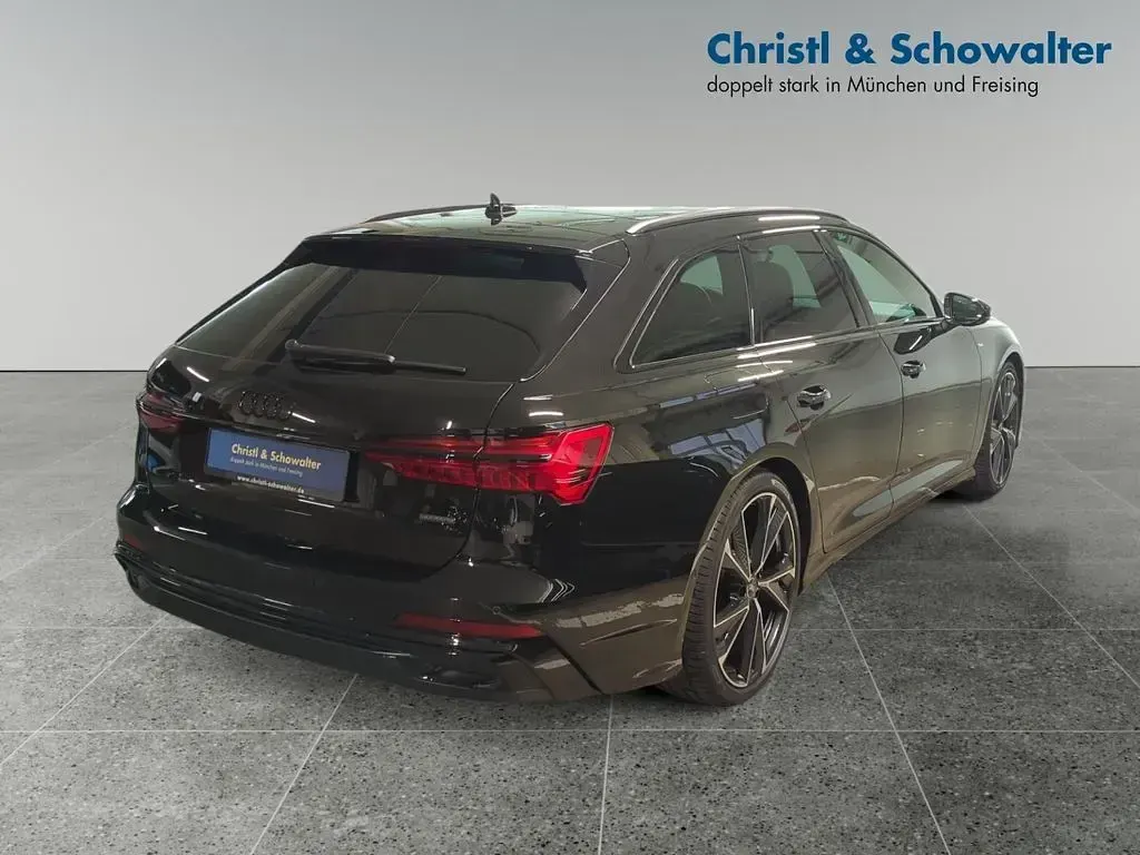 Używany Audi A6 Design 265 KM (194 kW) 2025 Czarny Kombi