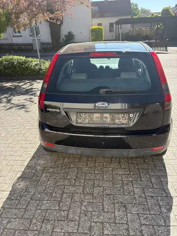 Gebraucht Ford Fiesta 69 PS (50 kW) 2003 Schwarz Kleinwagen