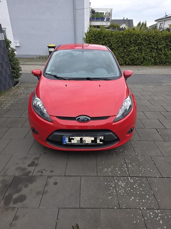 Gebraucht Ford Fiesta 60 PS (44 kW) 2011 Rot Kleinwagen