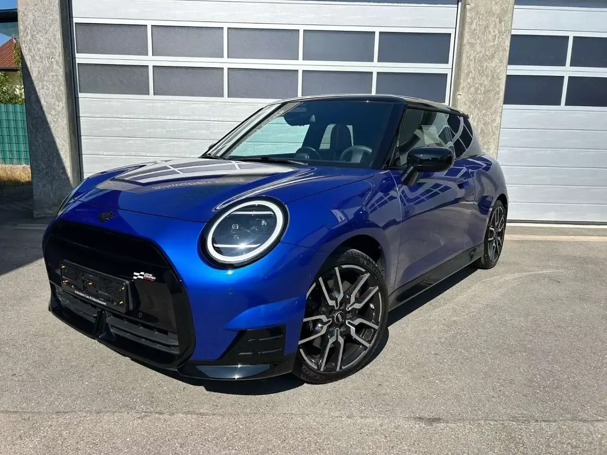 Gebraucht Mini Cooper SE 160 kW (218 PS) 2025 Blau Kleinwagen