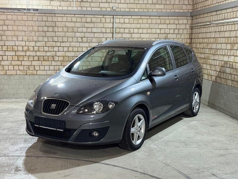 Grau Gebraucht 2013 Seat Altea XL Copa Van / Kleinbus | 4.300 € (Fairer Preis) - Bild 1/4
