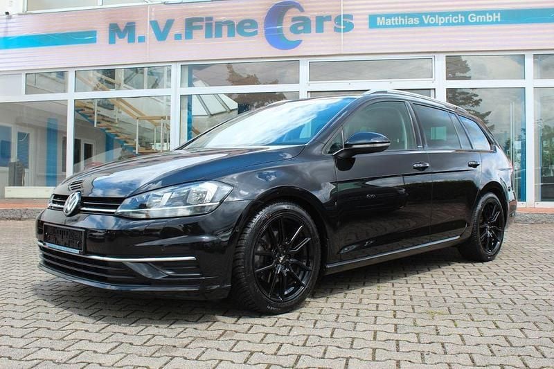 Schwarz Gebraucht 2019 VW Golf VII IQ Drive Kombi | 15.400 € (Fairer Preis) - Bild 1/4
