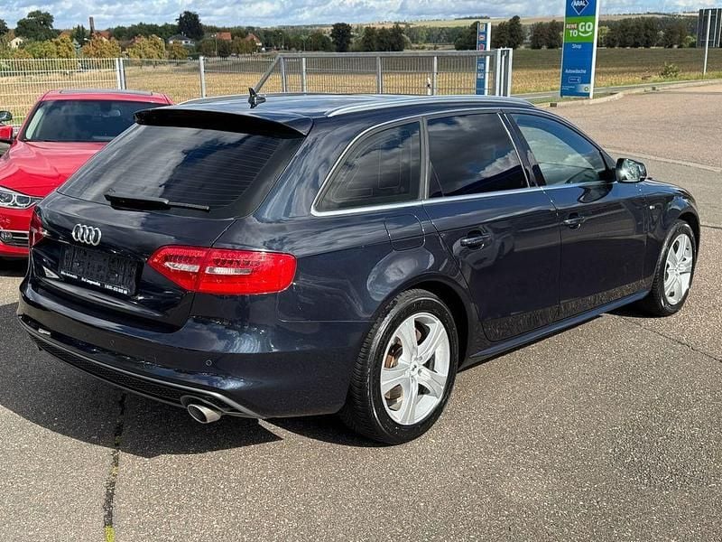 Gebraucht Audi A4 Ambiente 245 PS (180 kW) 2012 Blau Kombi