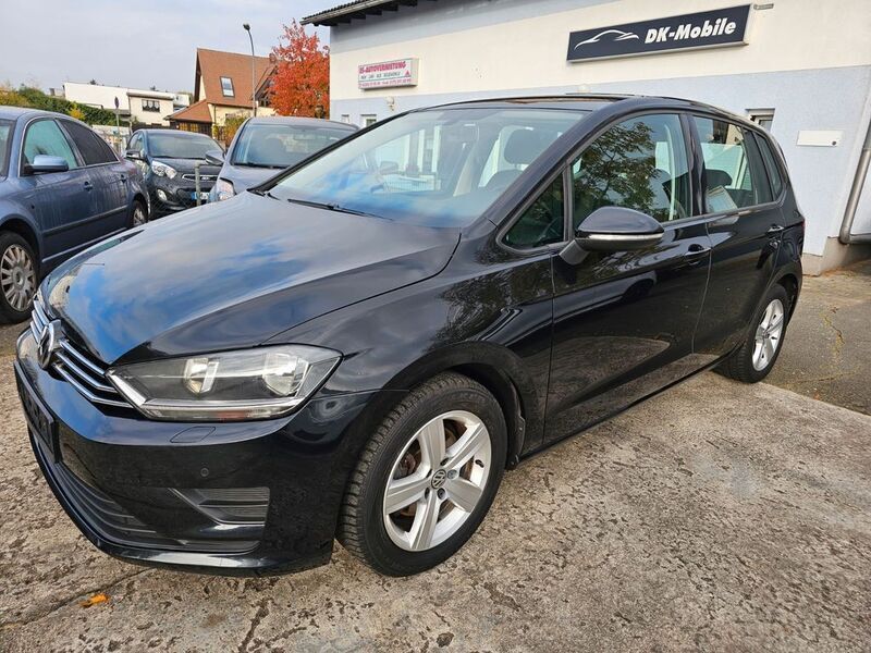 Schwarz Gebraucht 2015 VW Golf Sportsvan Comfortline Van / Kleinbus | 6.999 € (Fairer Preis) - Bild 1/4