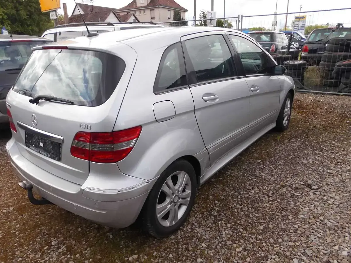 Gebraucht Mercedes B200 140 PS (102 kW) 2007 Silber Van / Kleinbus