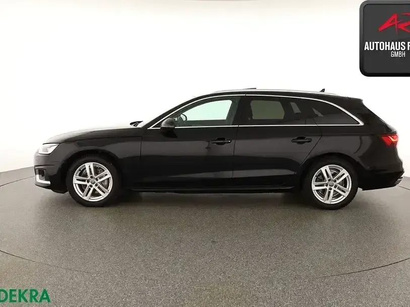 Używany Audi A4 Advanced 204 KM (150 kW) 2022 Czarny Kombi