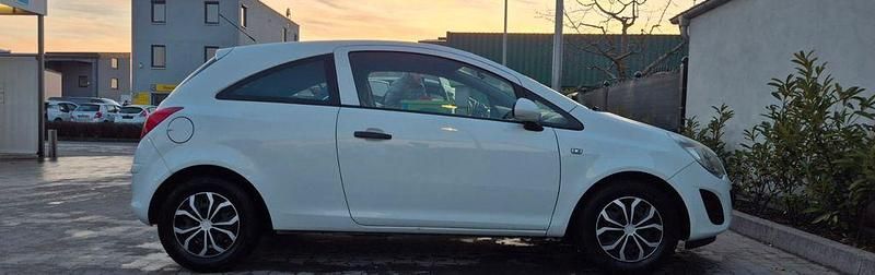 Gebraucht Opel Corsa Edition 75 PS (55 kW) 2011 Weiß Kleinwagen