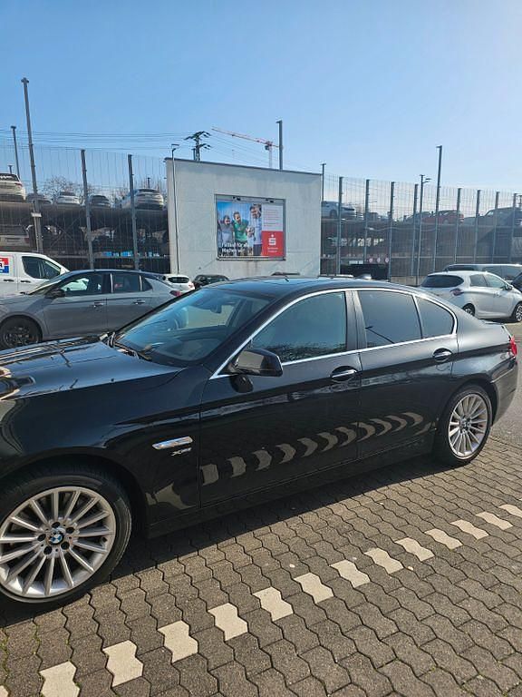 Gebraucht BMW 525 218 PS (160 kW) 2012 Schwarz Limousine