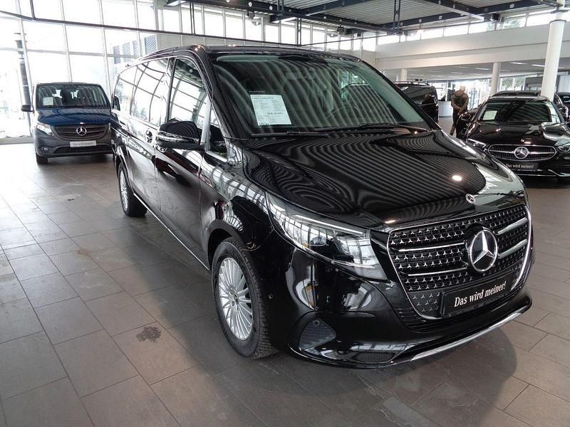 Gebraucht Mercedes V300 237 PS (174 kW) 2024 Schwarz Van / Kleinbus