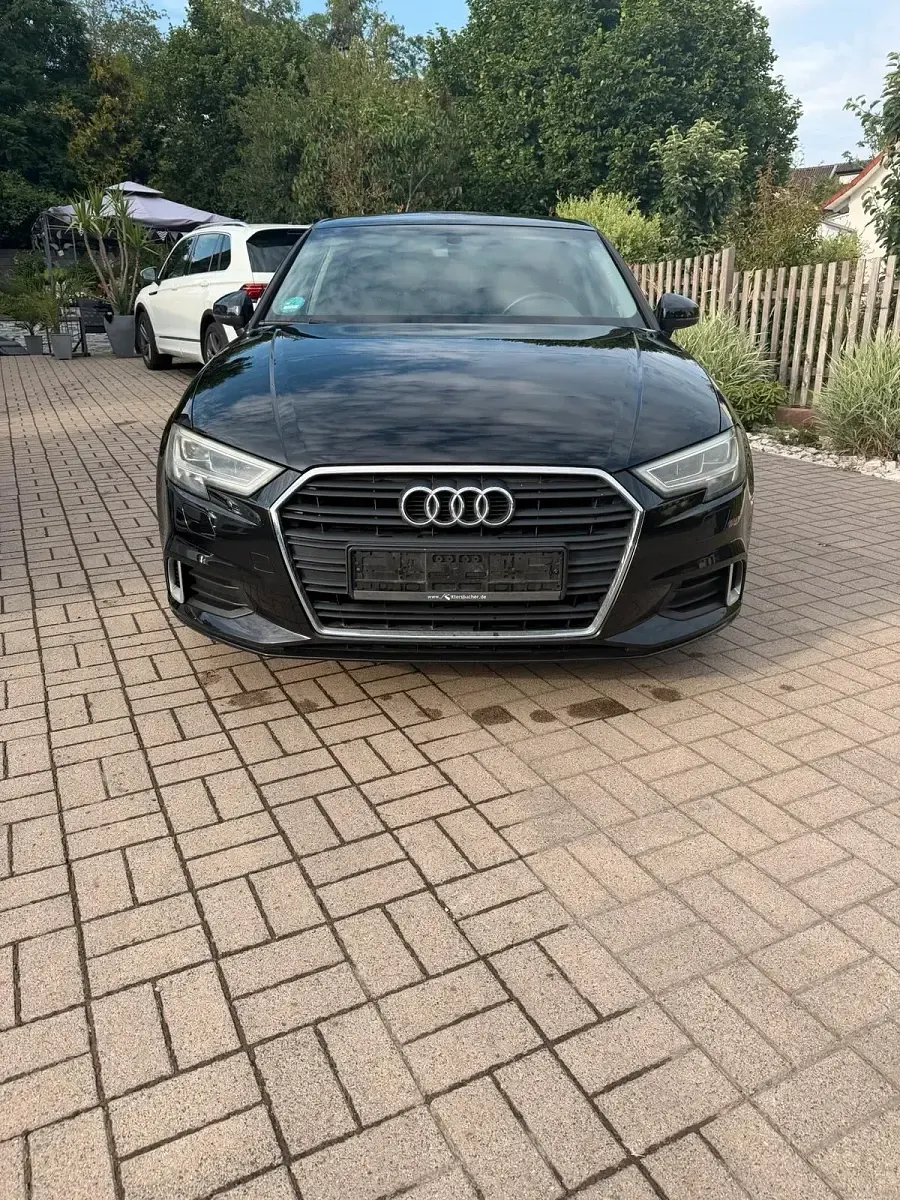 Gebraucht Audi A3 116 PS (85 kW) 2017 Schwarz Limousine