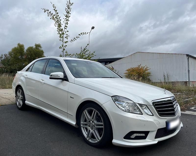 Gebraucht Mercedes E350 AMG 265 PS (194 kW) 2011 Limousine