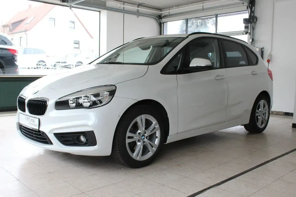 Gebraucht BMW 218 Active Tourer Advantage 136 PS (100 kW) 2016 Weiß Van / Kleinbus