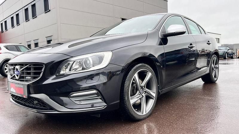 Schwarz Gebraucht 2014 Volvo S60 R-Design Limousine | 8.900 € (Fairer Preis) - Bild 1/4
