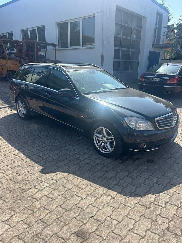 Gebraucht Mercedes C250 Elegance 204 PS (150 kW) 2011 Schwarz Kombi