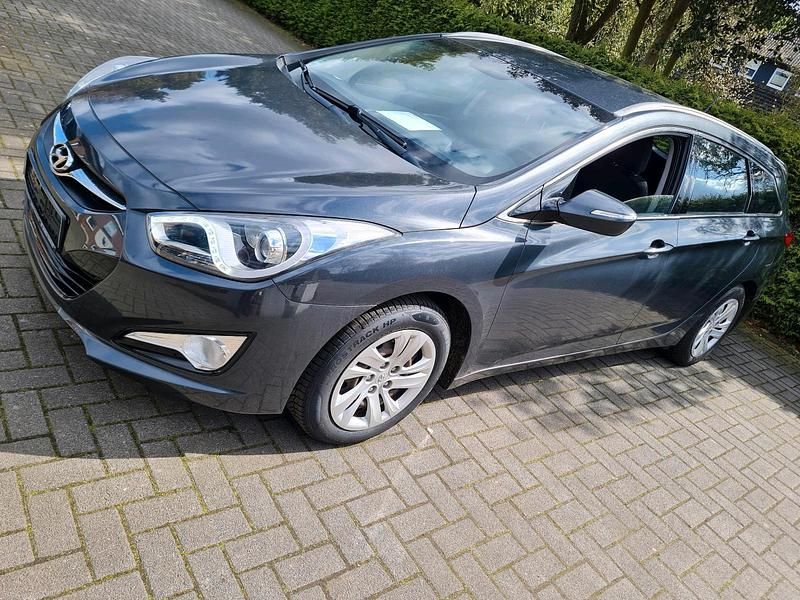 Gebraucht Hyundai i40 136 PS (100 kW) 2012 Silber Kombi