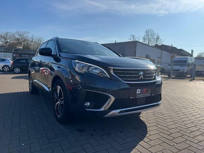 Blau Gebraucht 2019 Peugeot 5008 Allure Van / Kleinbus | 20.990 € (Fairer Preis) - Bild 1/4